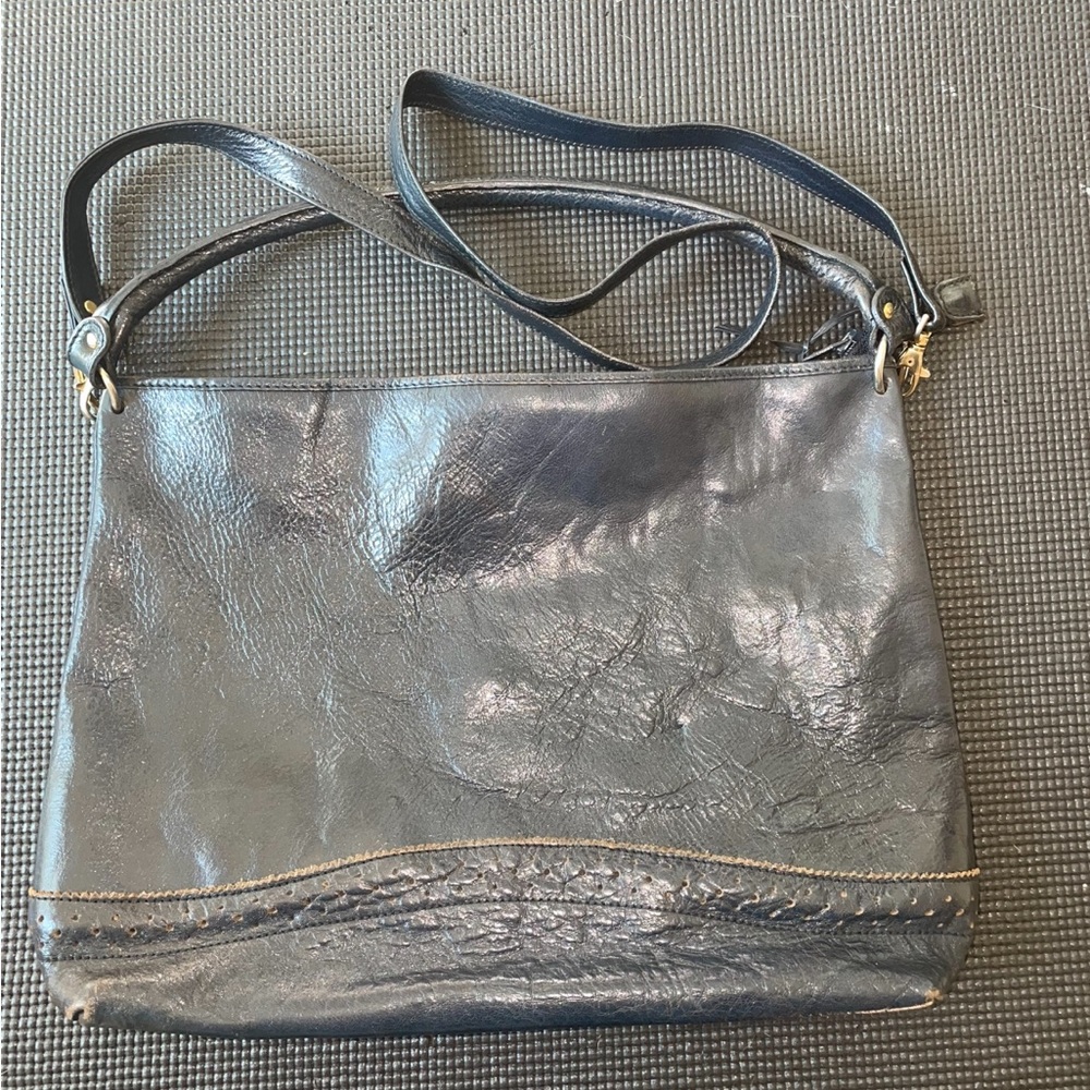 Dillards Genuine Black Leather Shoulder Bag made in Italy